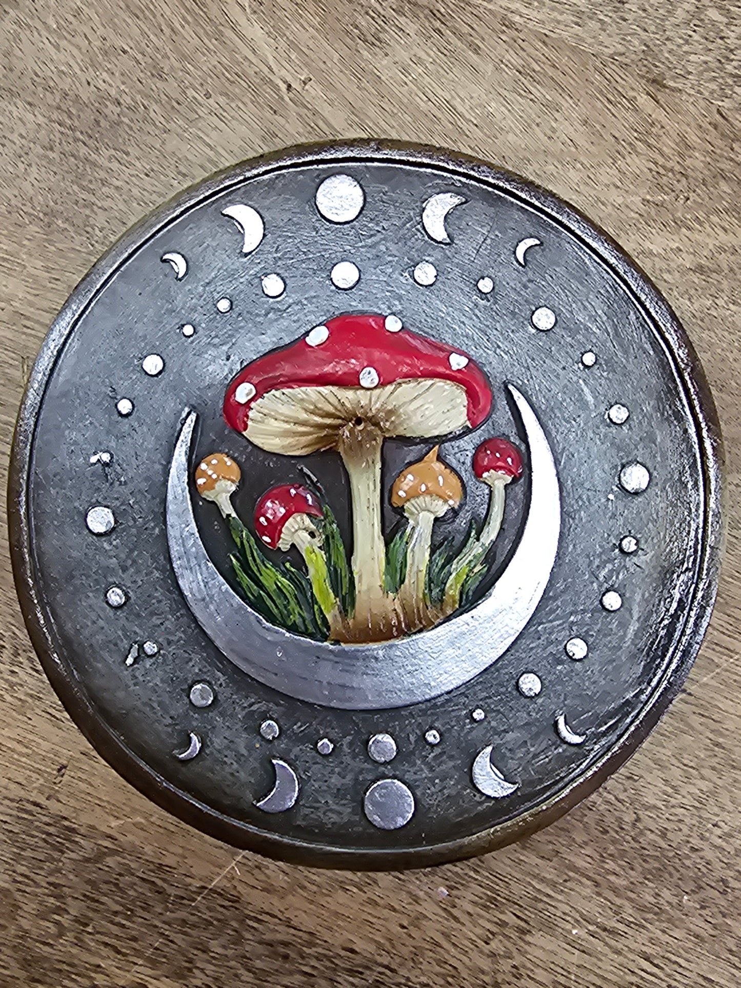 Round Mushroom Moon Phase Incense Burner