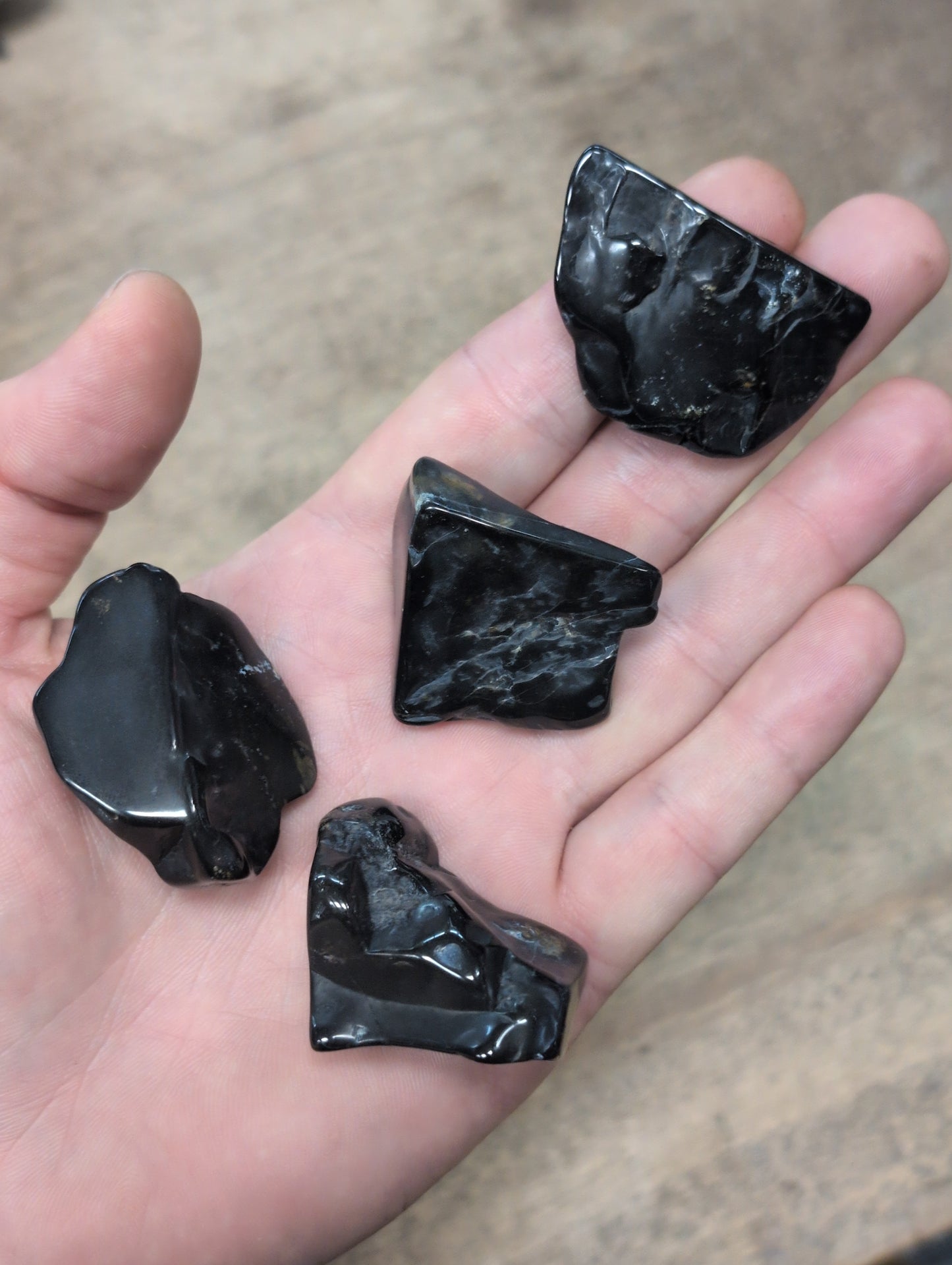 Zaleski Black Ohio Flint Tumbled