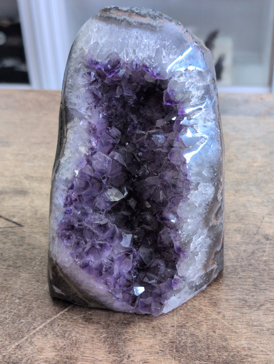 Amethyst Druze with flat base