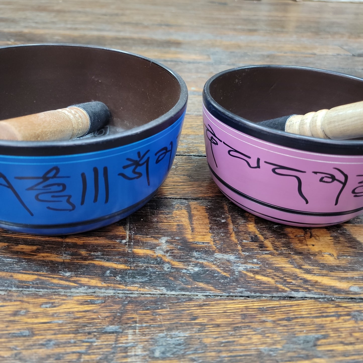 Singing Bowl Prayer Exterior Single