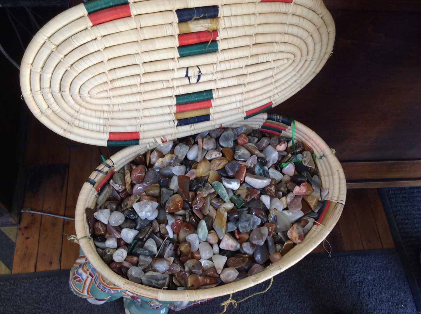 .50 cent Tumbled Stones Asst