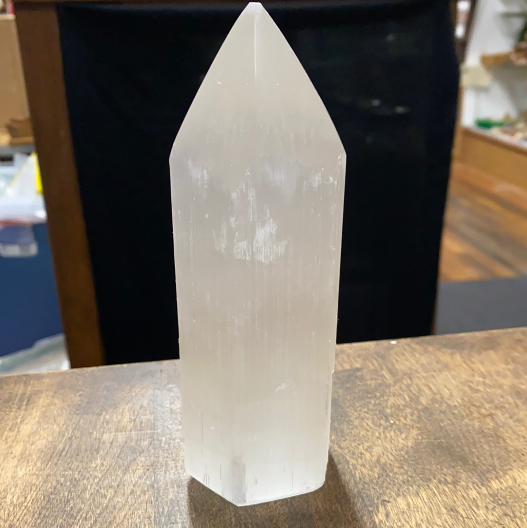 Selenite Point Tower obelisk 3 in
