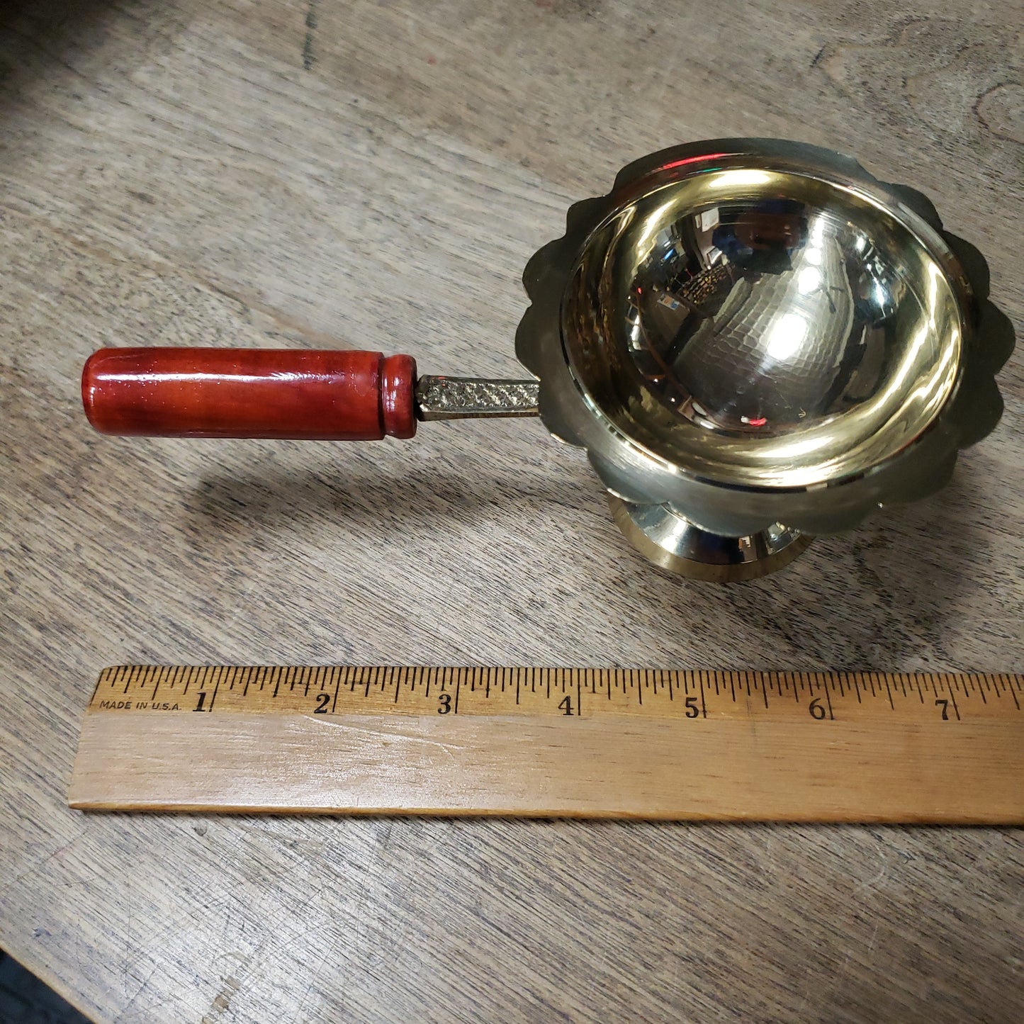 Scalloped Brass Burner with Wooden Handle