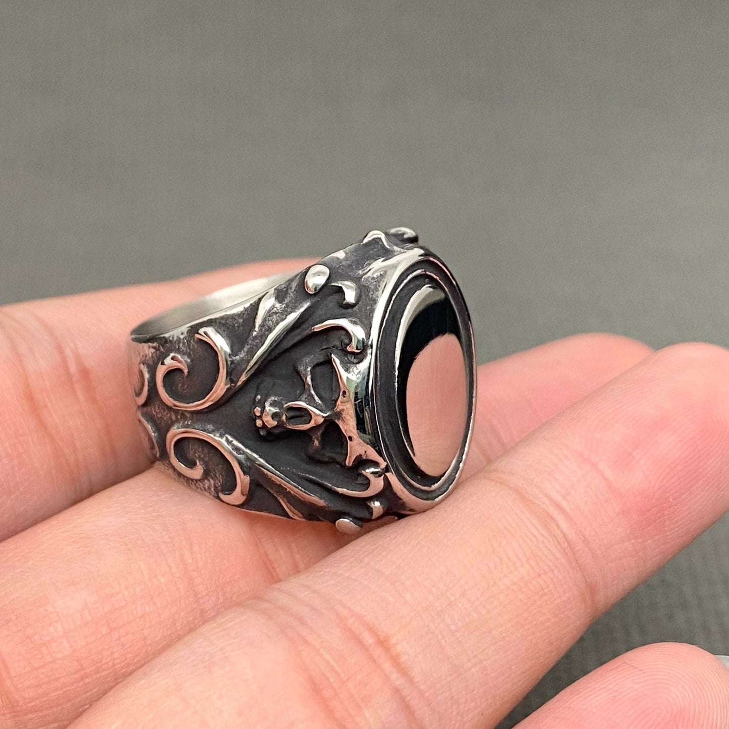 Glossy Oval Shape Stainless Steel Skull Ring - MJ/MR