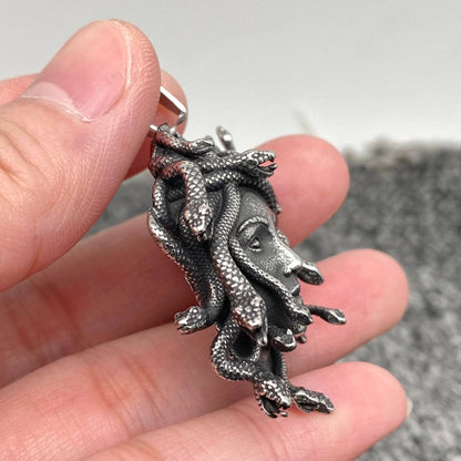 Medusa Stainless Steel Cast-on Outwell Craft Charm