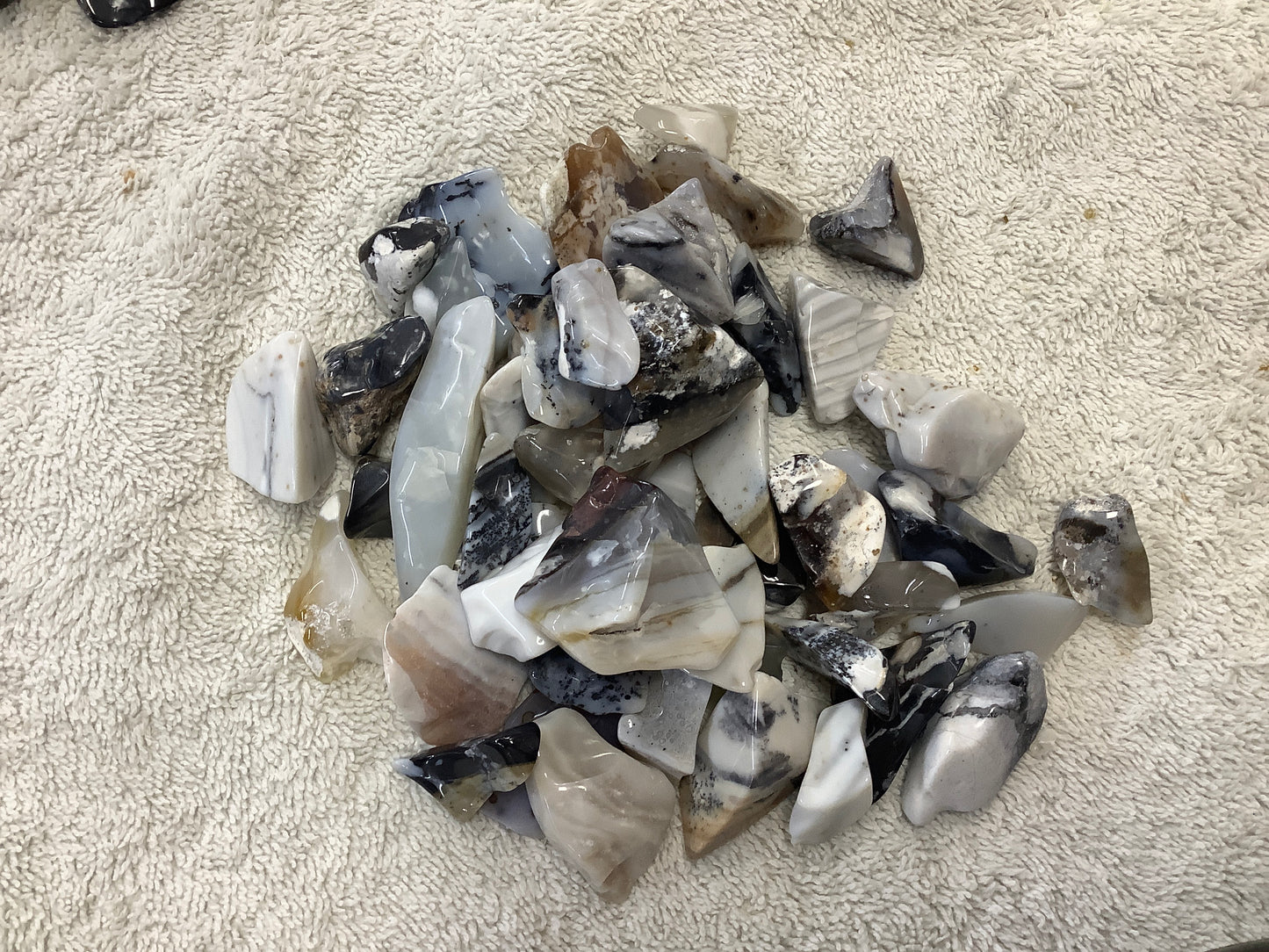 Dendritic agate