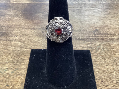 Sterling silver medieval poison ring with garnet sz 7