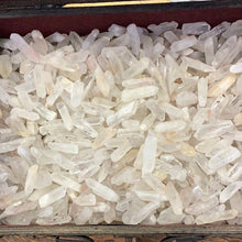 Load image into Gallery viewer, Clear Quartz Point