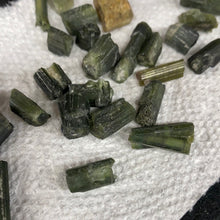 Load image into Gallery viewer, Green Tourmaline rough