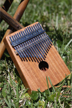 Load image into Gallery viewer, DOBANI 17-KEY THUMB PIANO Kalimba